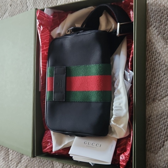 Authentic Gucci GG Supreme Monogram Canvas Belt Bag - Picture 4 of 12